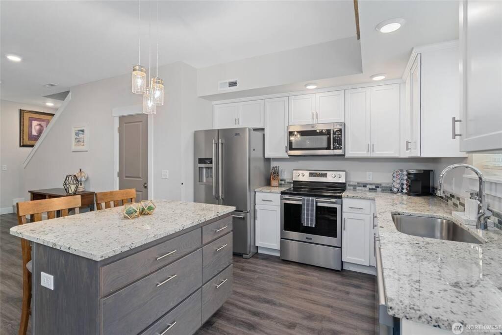 New Town House - Heart Of Wenatchee Apartment Exterior photo